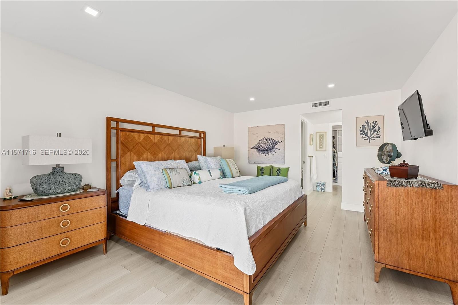 MARINA BAY CONDO - Residential