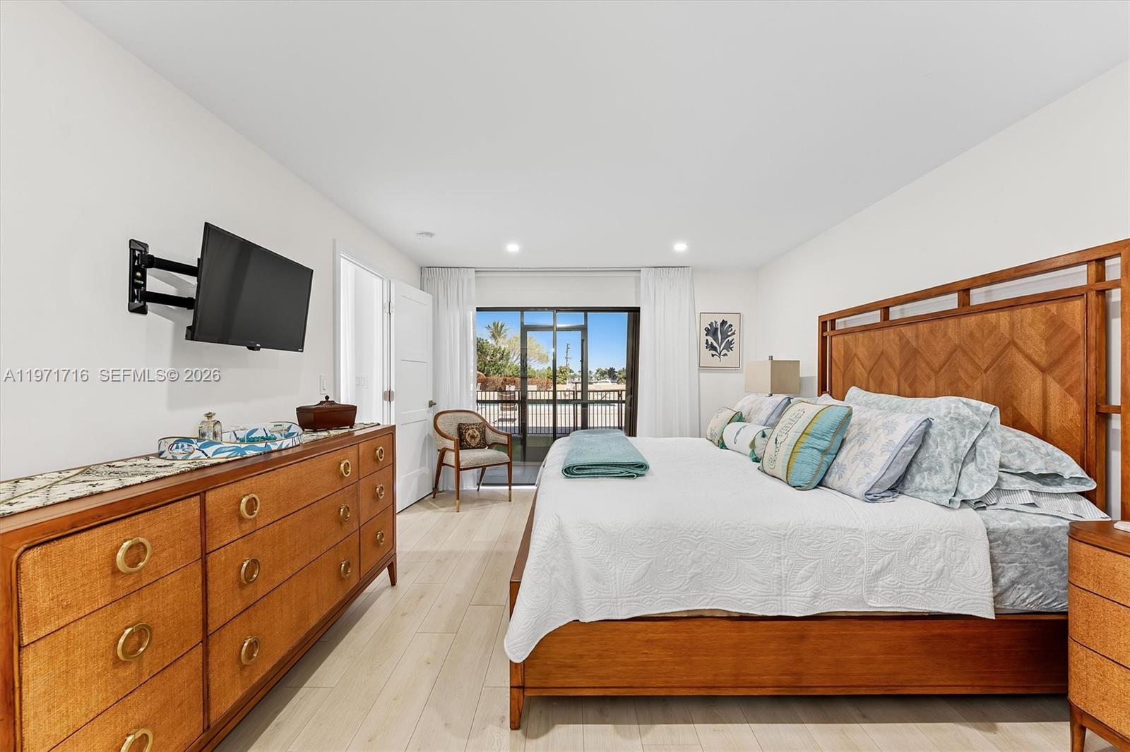 MARINA BAY CONDO - Residential