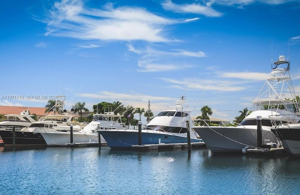 MARINA BAY CONDO - Residential