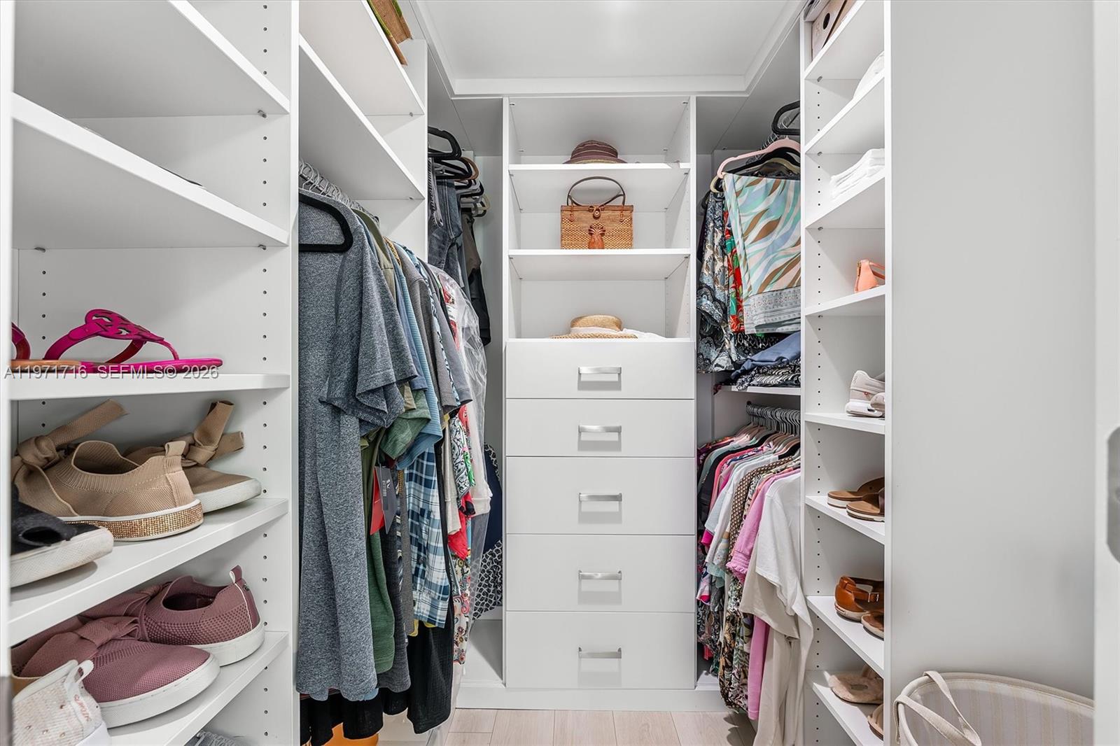 MARINA BAY CONDO - Residential