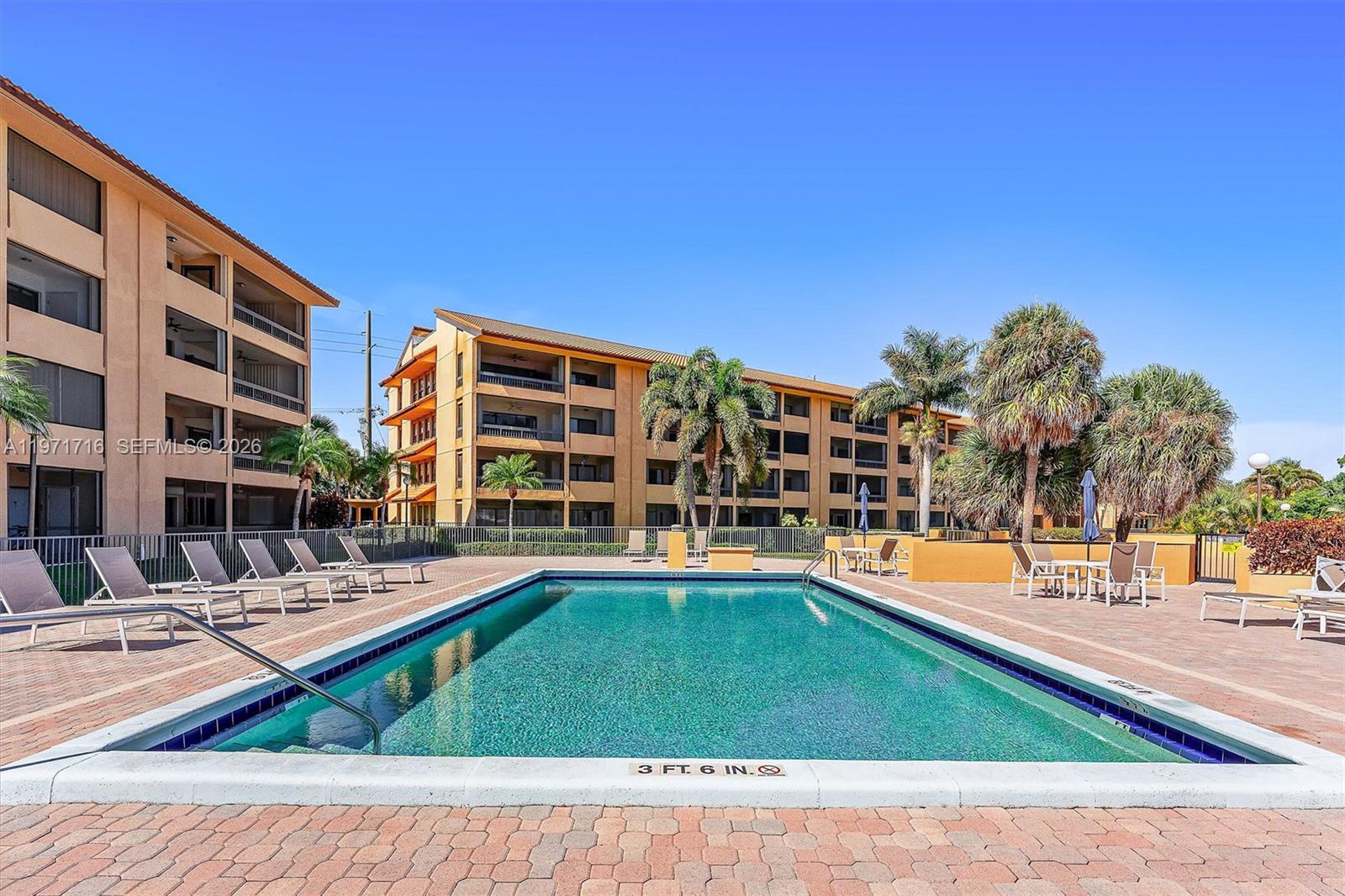 MARINA BAY CONDO - Residential