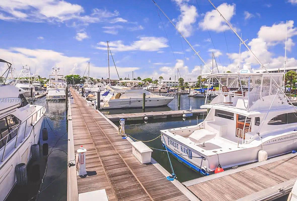 MARINA BAY CONDO - Residential