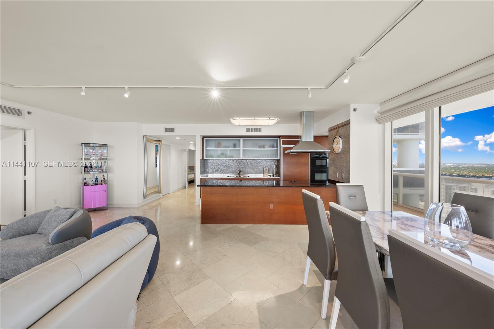 BEACH CLUB CONDO - Residential