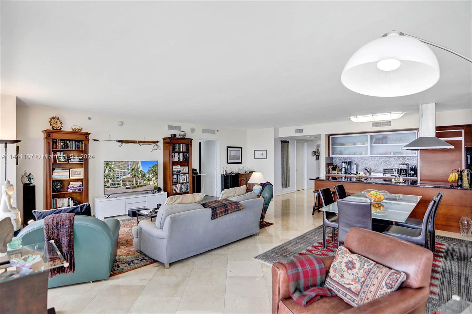 BEACH CLUB CONDO - Residential