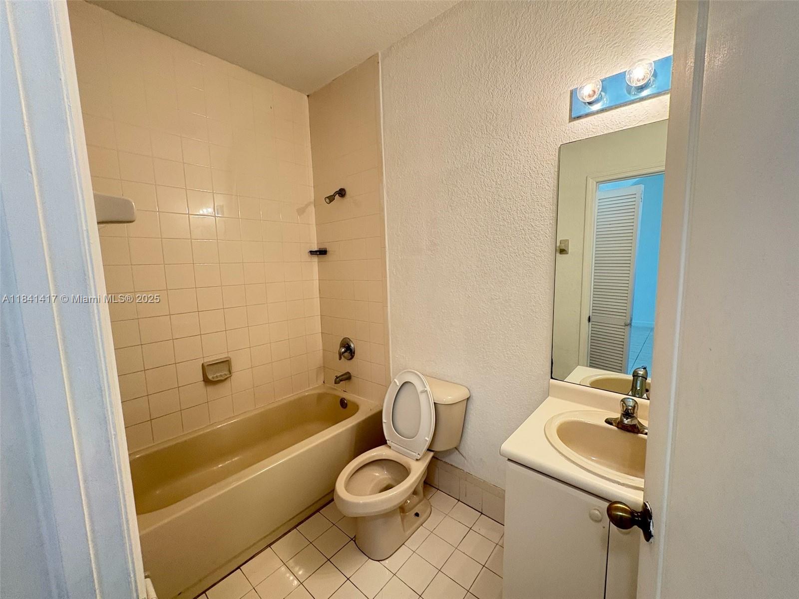 2460 SE 16th Ter 204