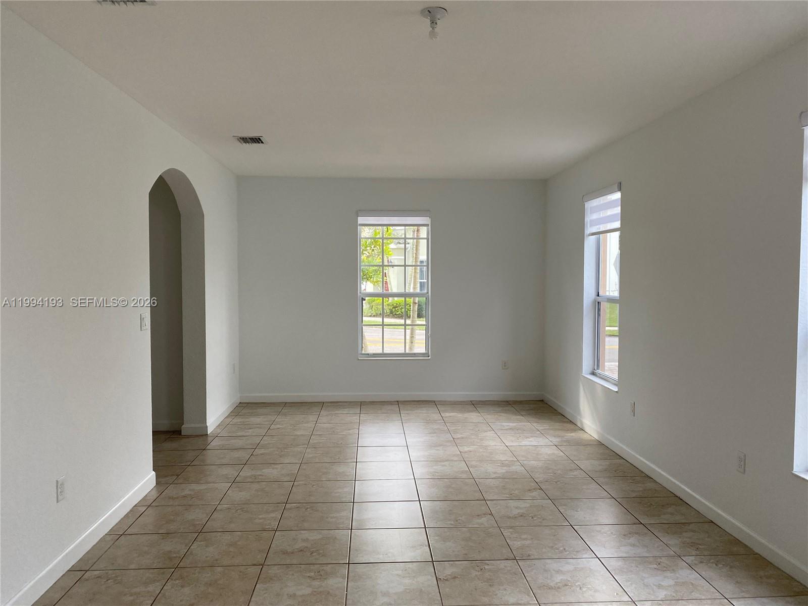 KENDALL COMMONS RESIDENTI - Residential Lease