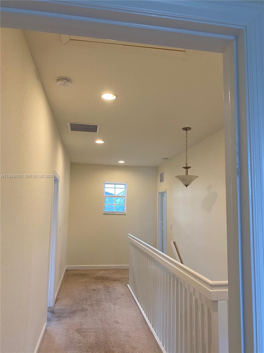 KENDALL COMMONS RESIDENTI - Residential Lease