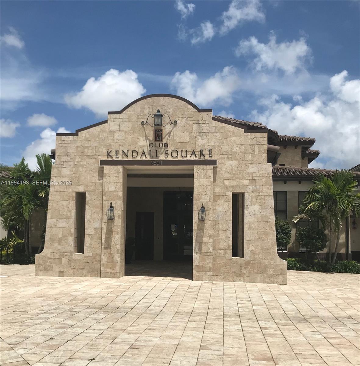 KENDALL COMMONS RESIDENTI - Residential Lease