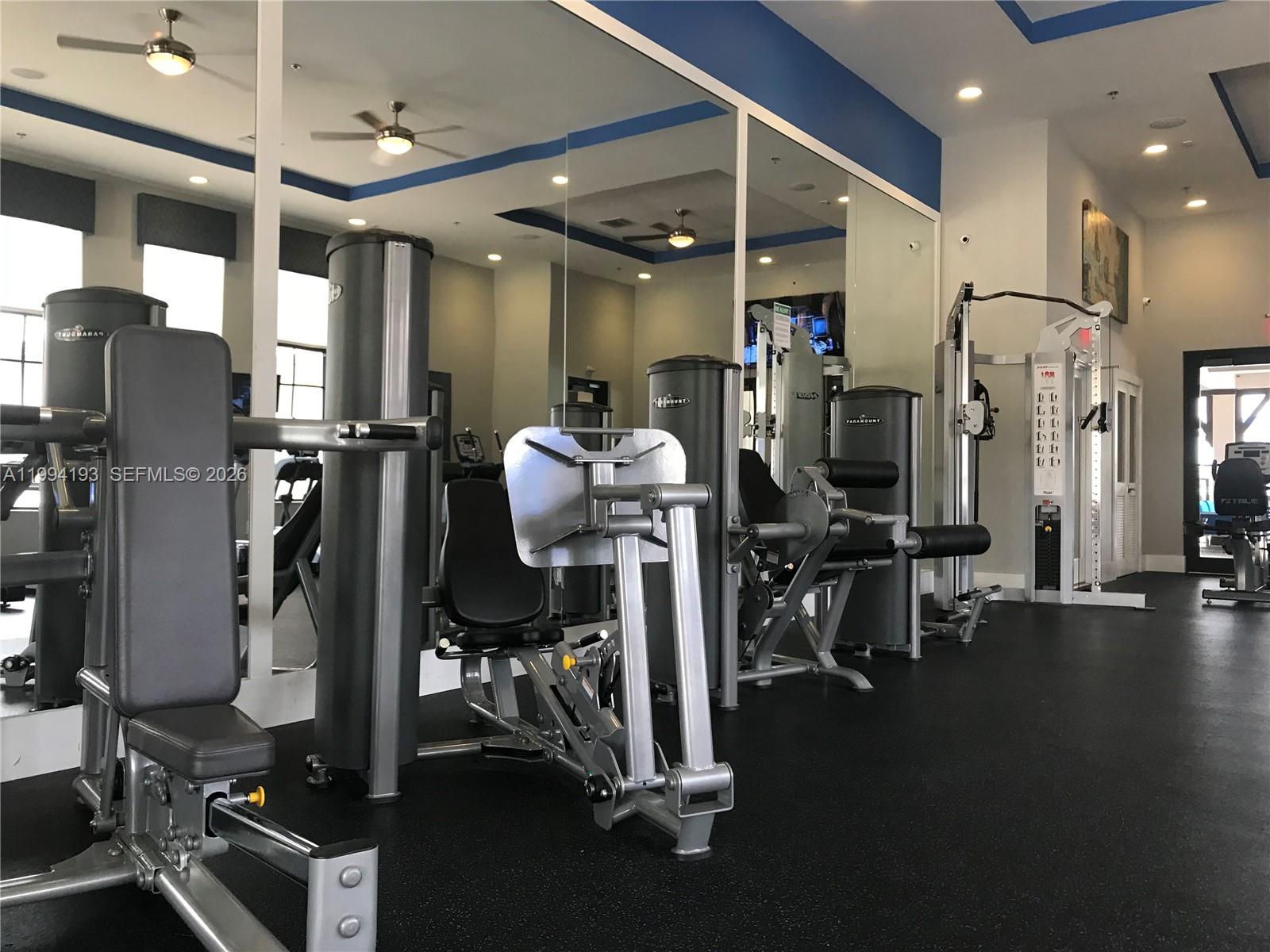 KENDALL COMMONS RESIDENTI - Residential Lease