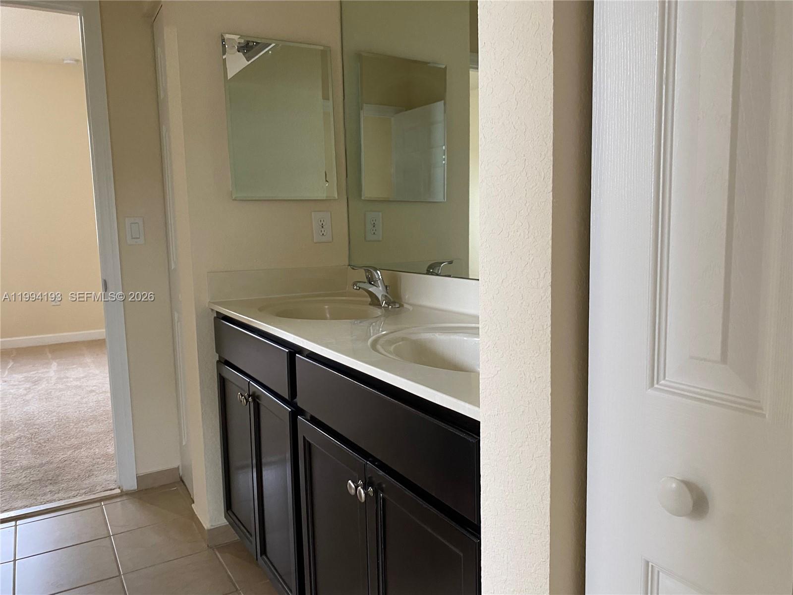 KENDALL COMMONS RESIDENTI - Residential Lease