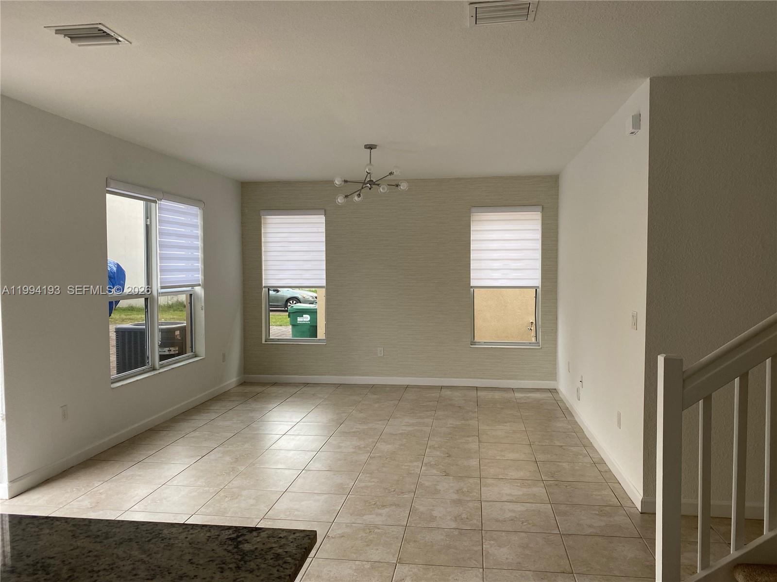 KENDALL COMMONS RESIDENTI - Residential Lease