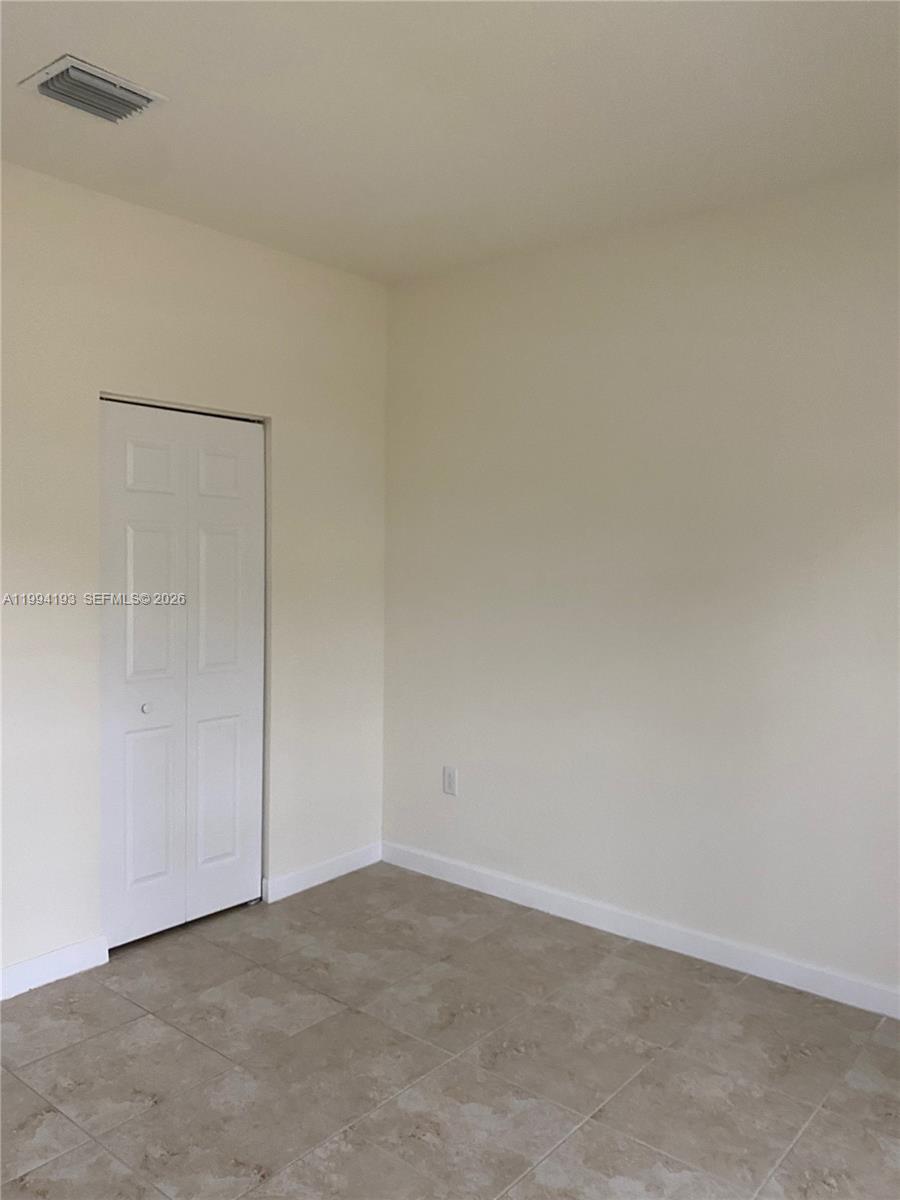 KENDALL COMMONS RESIDENTI - Residential Lease