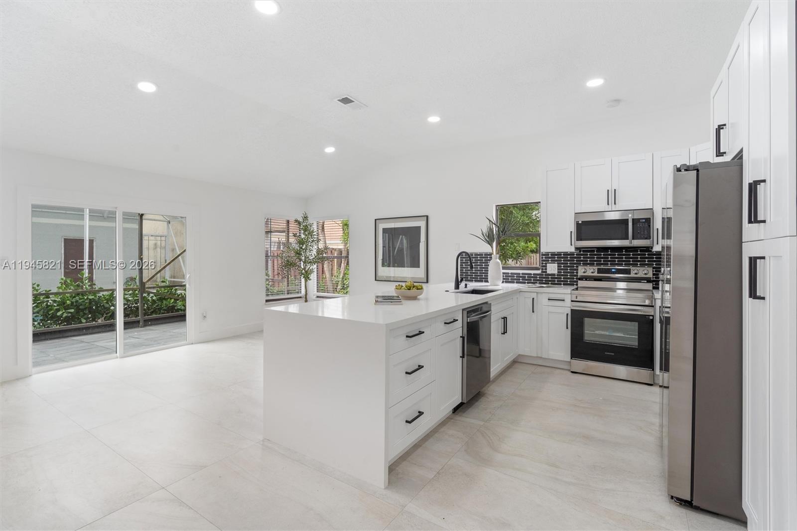 MEADOWLAND COVE 1 OF WELL - Residential