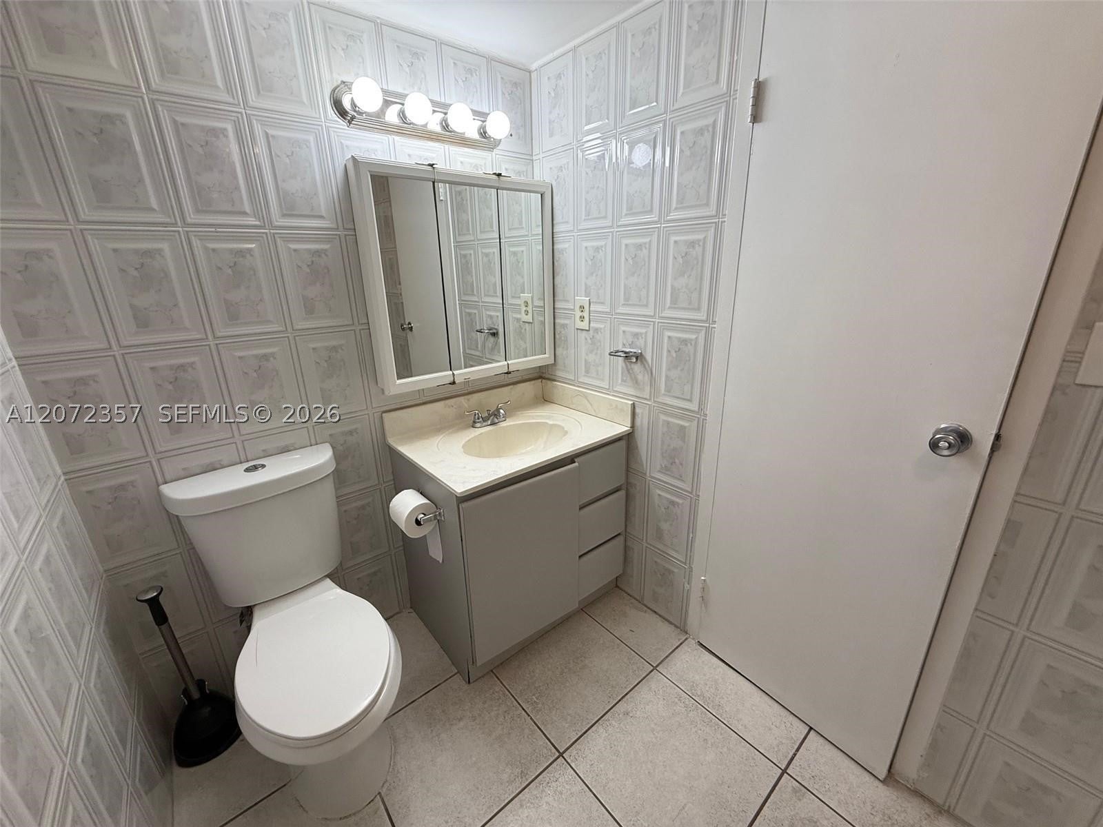 17011 N Bay Rd 1007