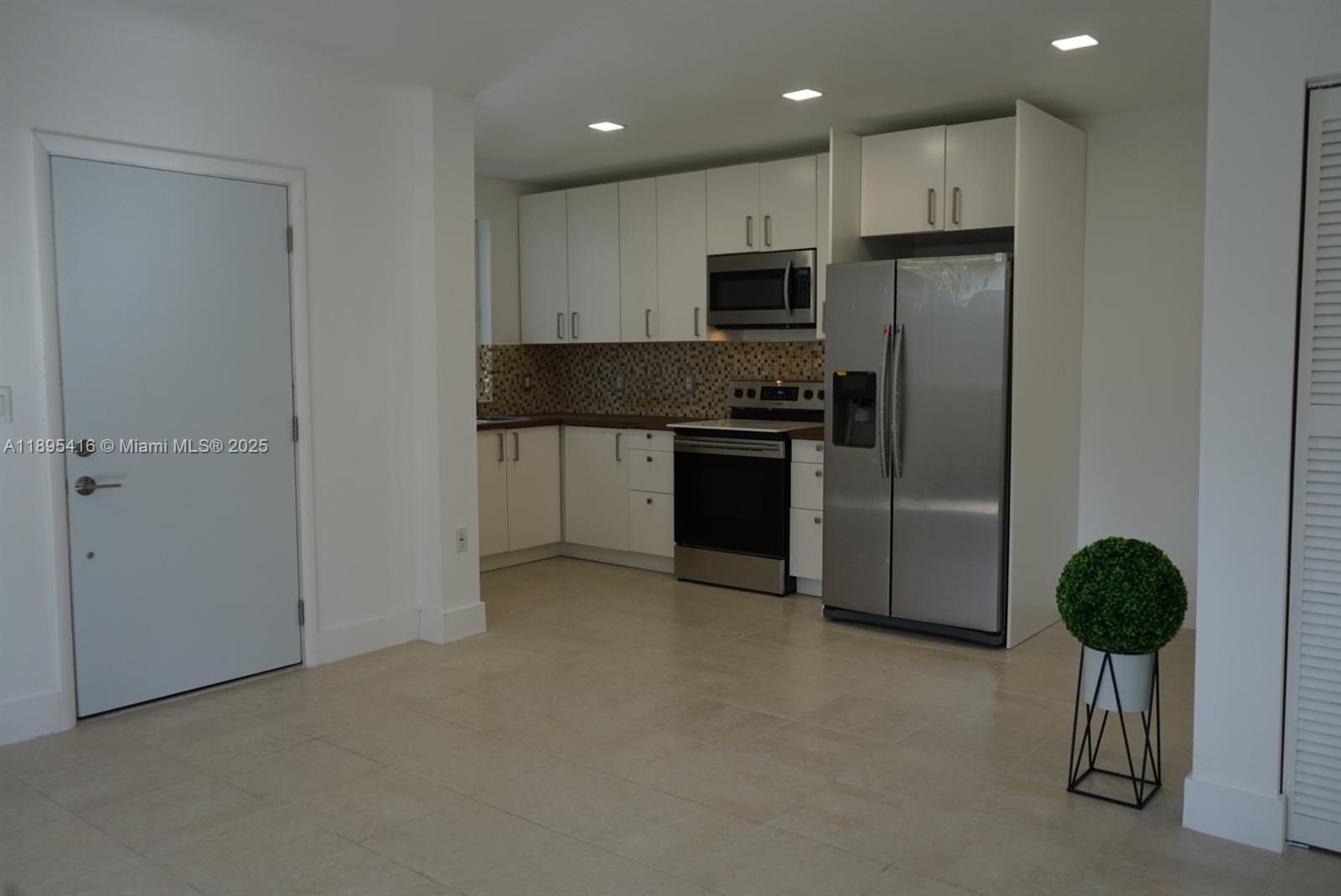 ARCH CREEK ESTS - Residential Lease