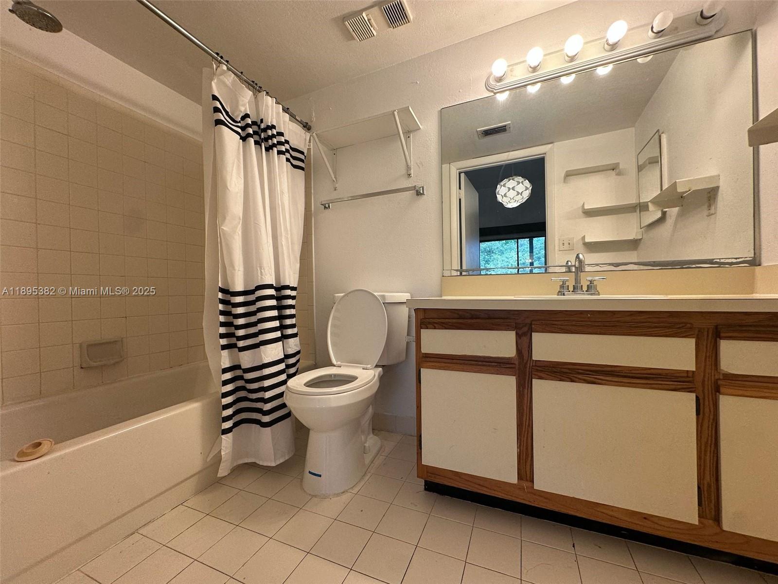 MARINA OAKS CONDO - Residential Lease
