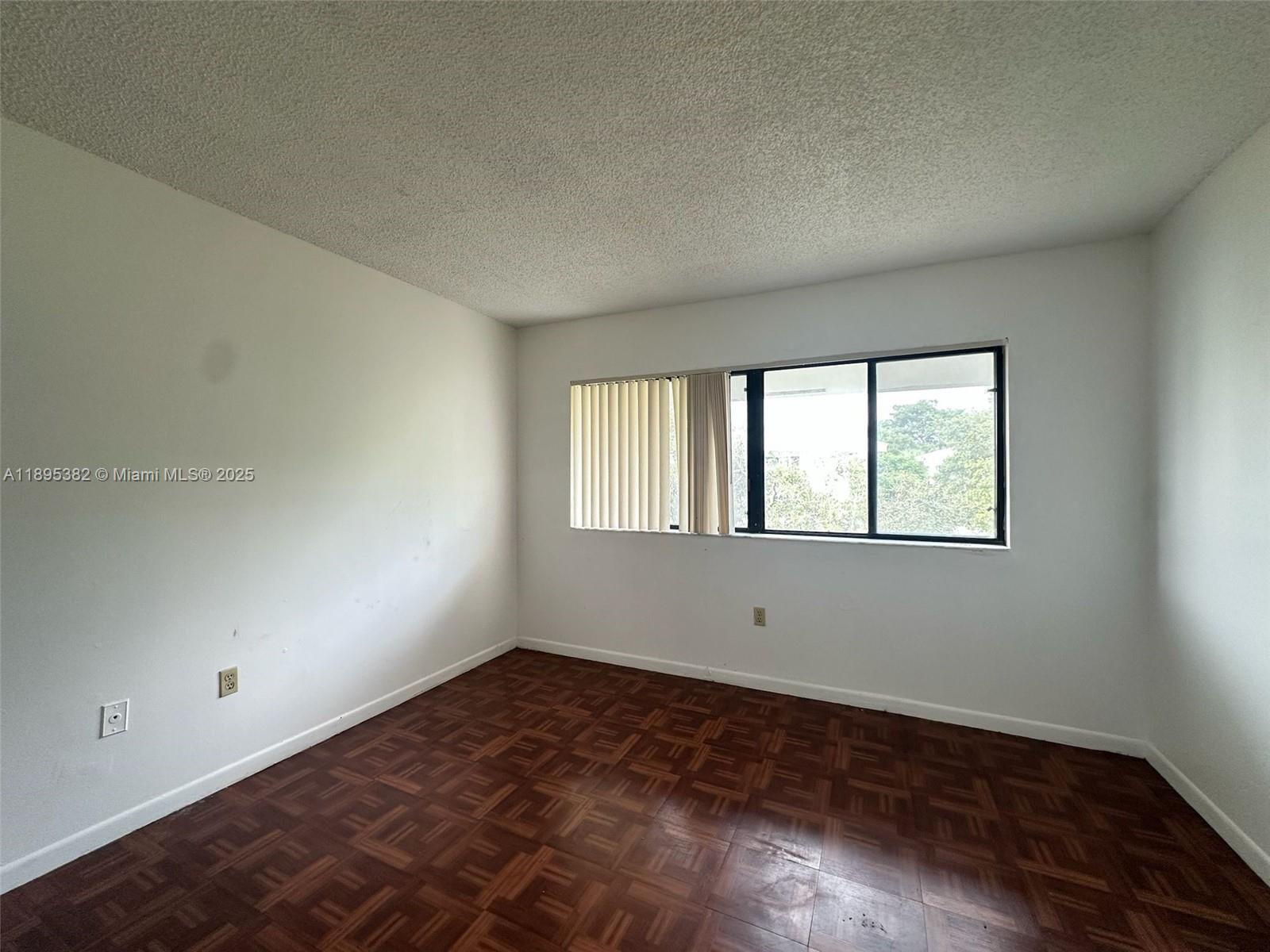MARINA OAKS CONDO - Residential Lease