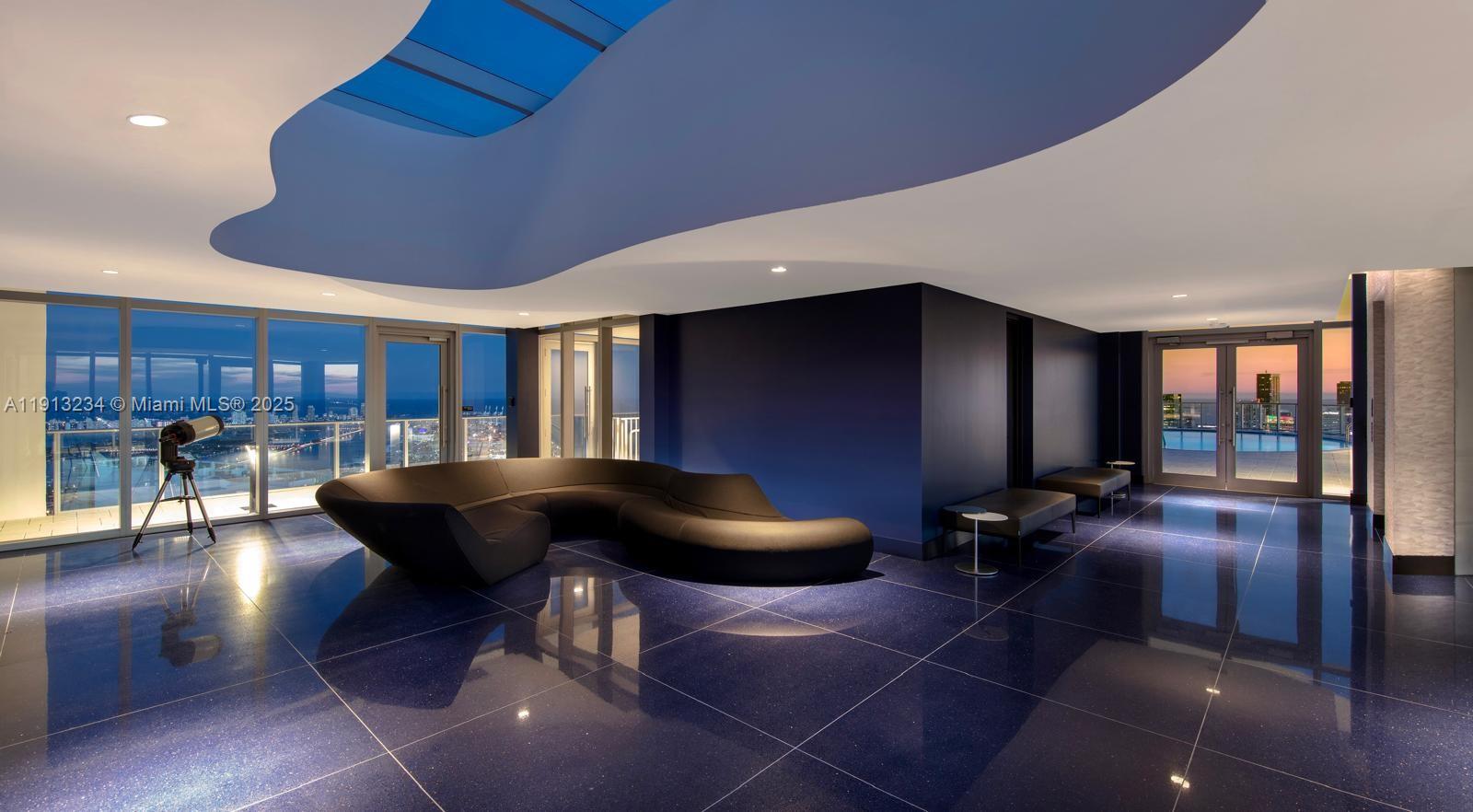 PARAMOUNT MIAMI WORLDCENT - Residential Lease