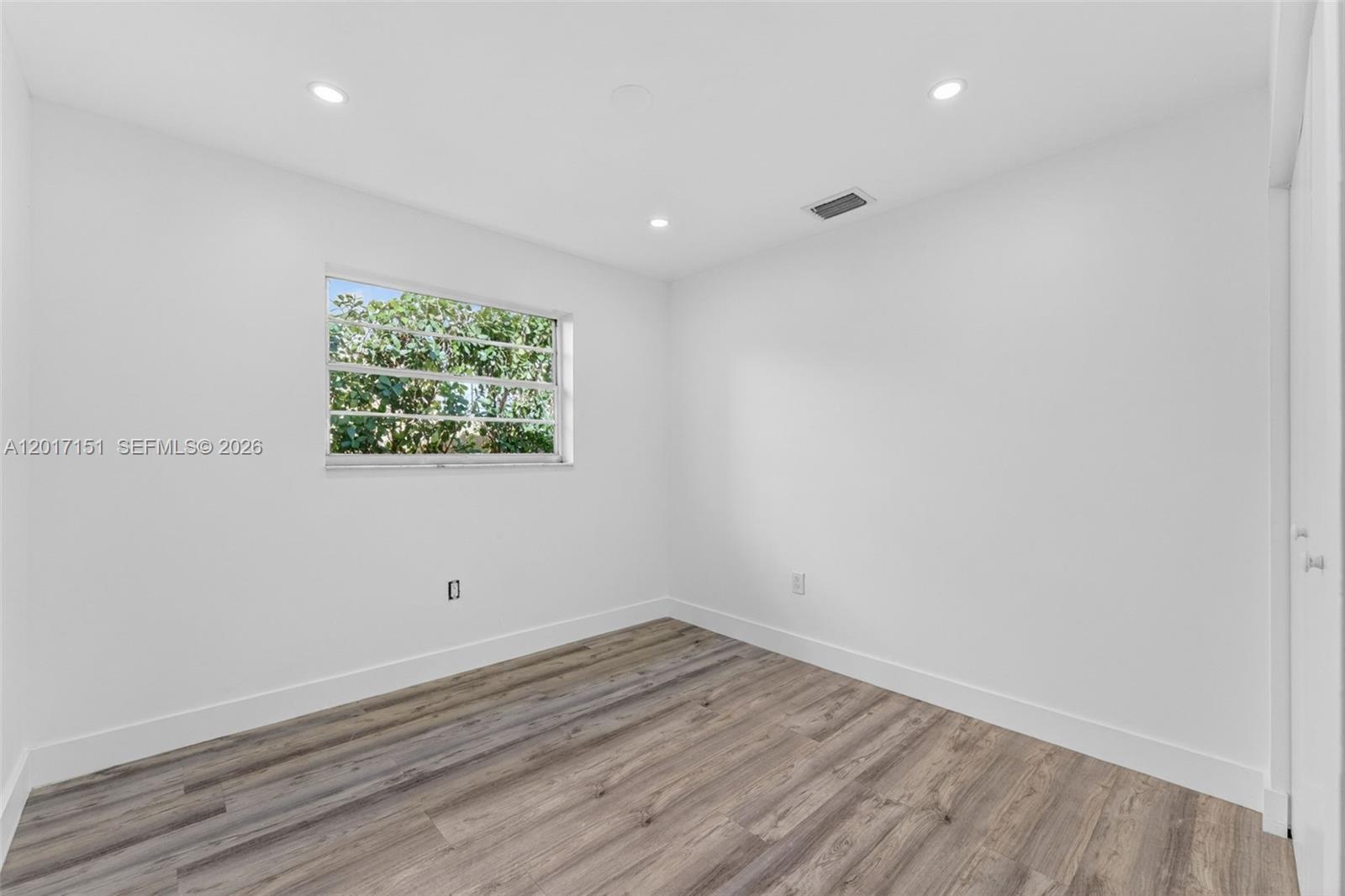 DIXIE HEIGHTS GARDENS - Residential