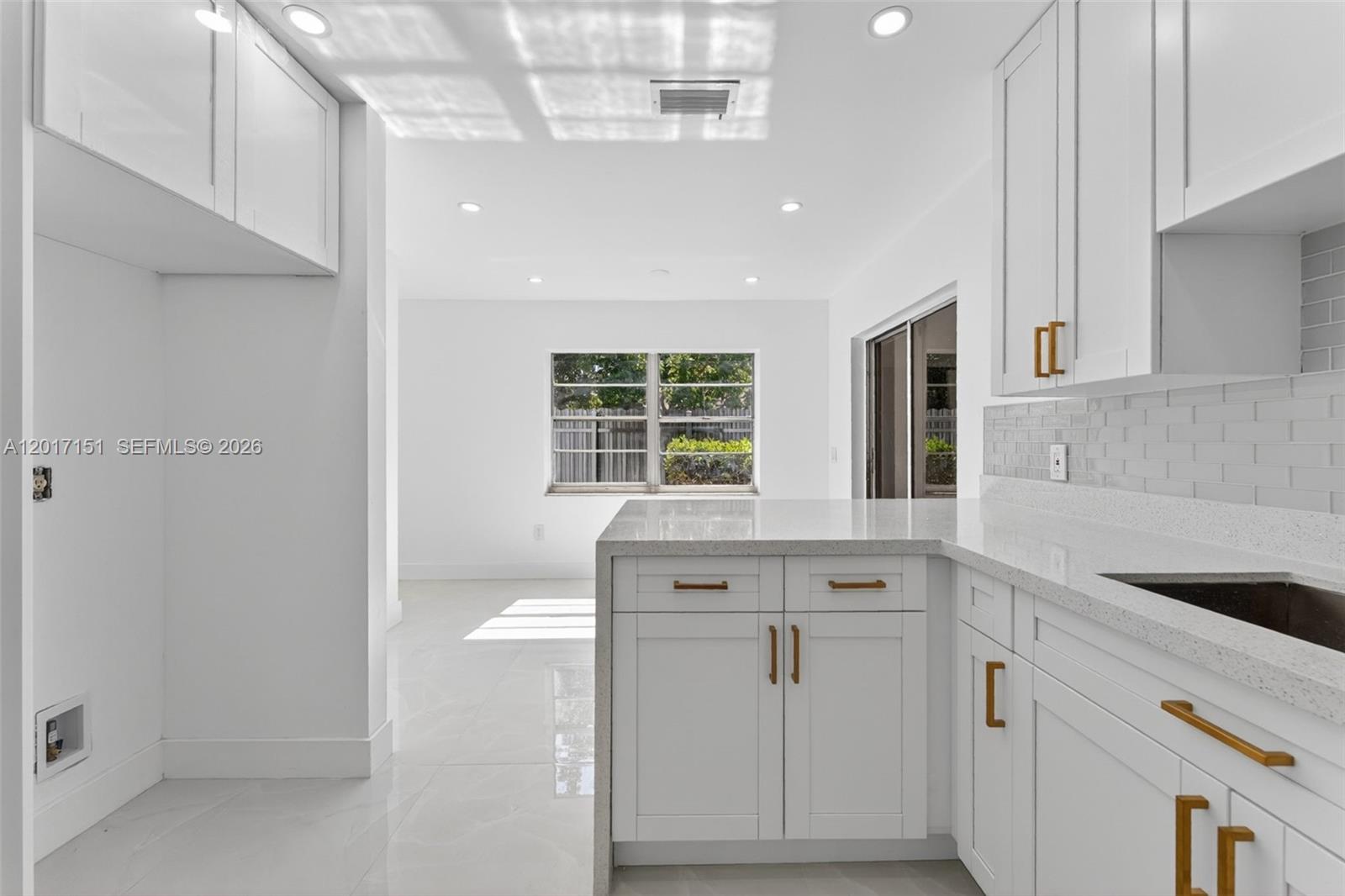 DIXIE HEIGHTS GARDENS - Residential