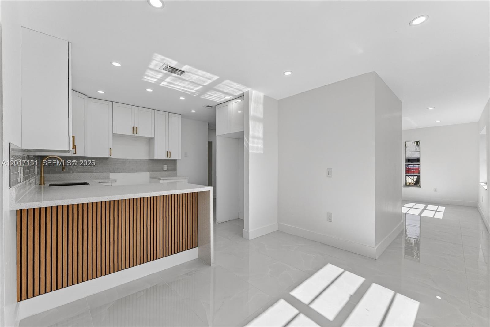 DIXIE HEIGHTS GARDENS - Residential