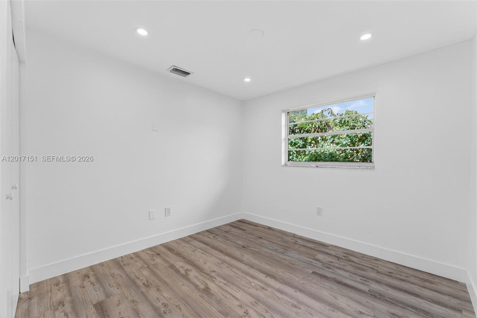 DIXIE HEIGHTS GARDENS - Residential