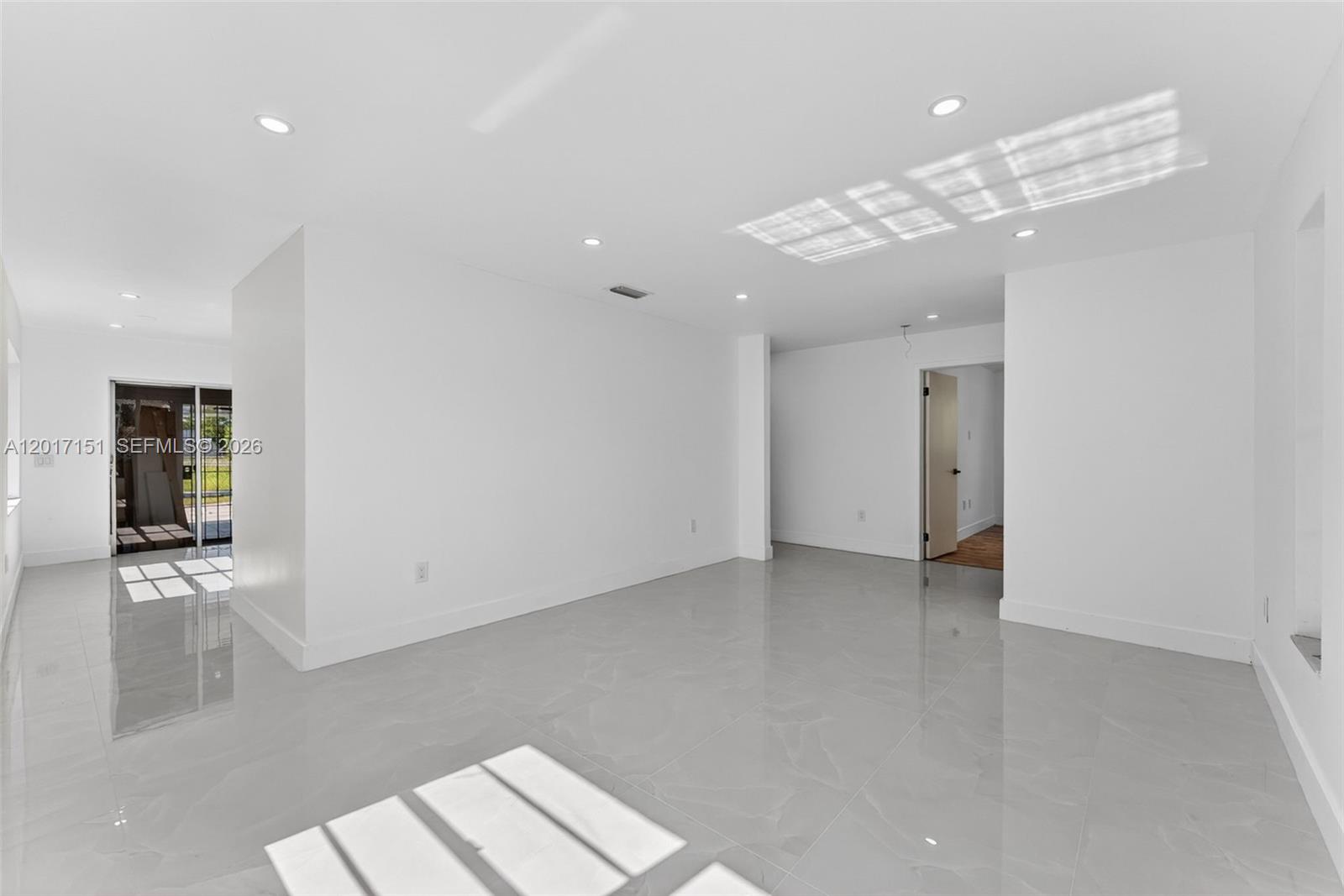 DIXIE HEIGHTS GARDENS - Residential