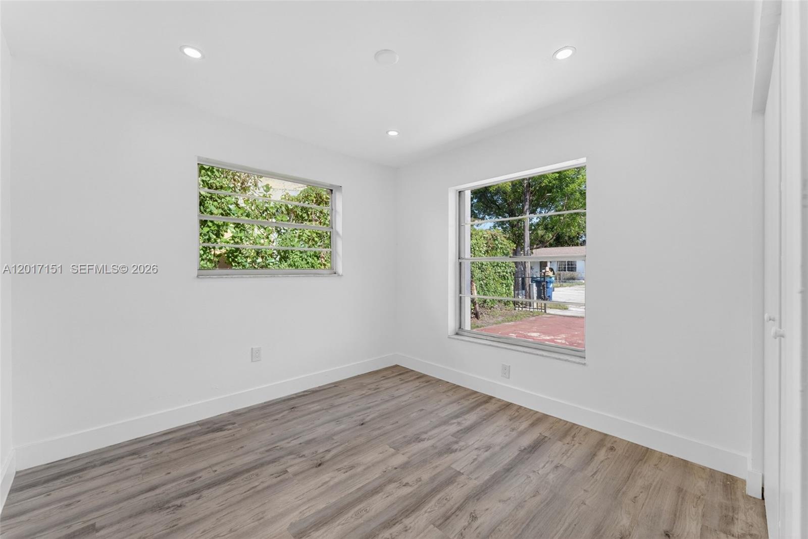 DIXIE HEIGHTS GARDENS - Residential
