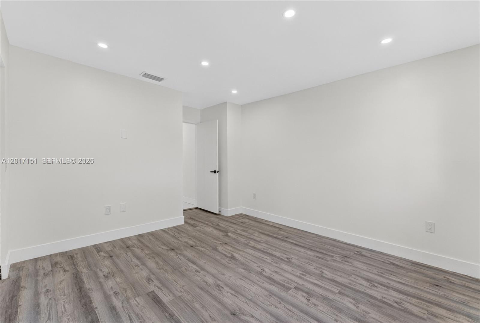 DIXIE HEIGHTS GARDENS - Residential