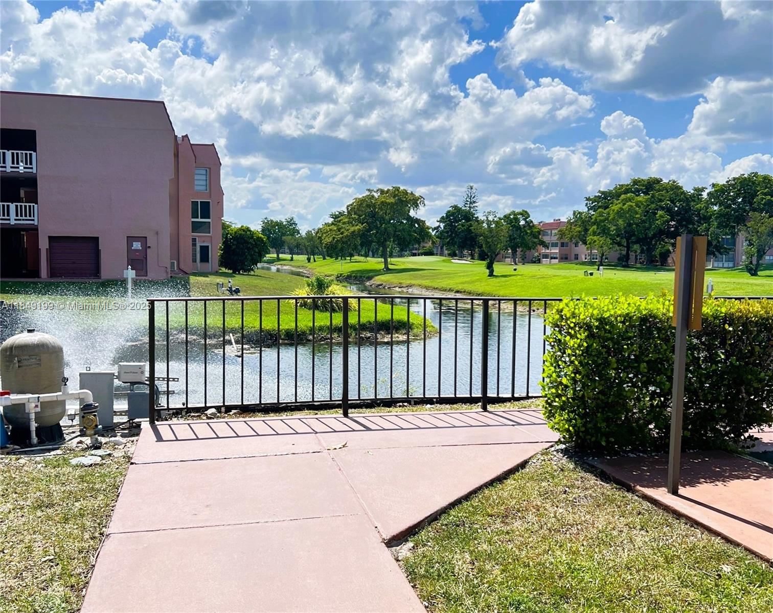 SUNRISE LAKES 84 CONDO - Residential