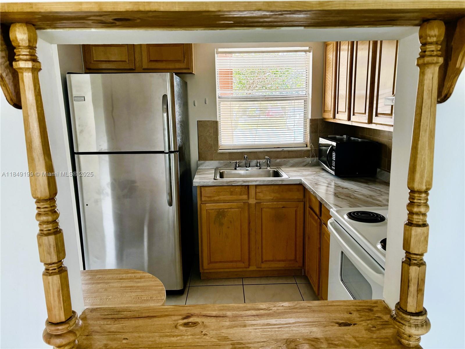 SUNRISE LAKES 84 CONDO - Residential