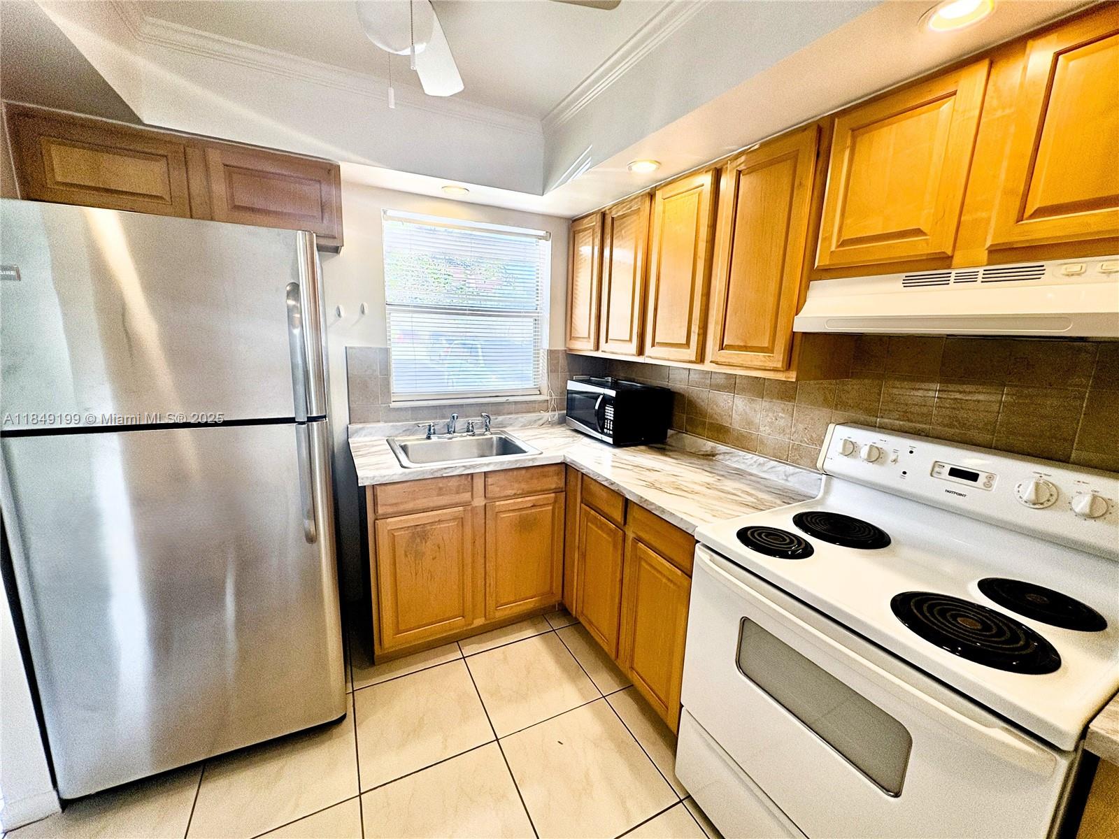 SUNRISE LAKES 84 CONDO - Residential