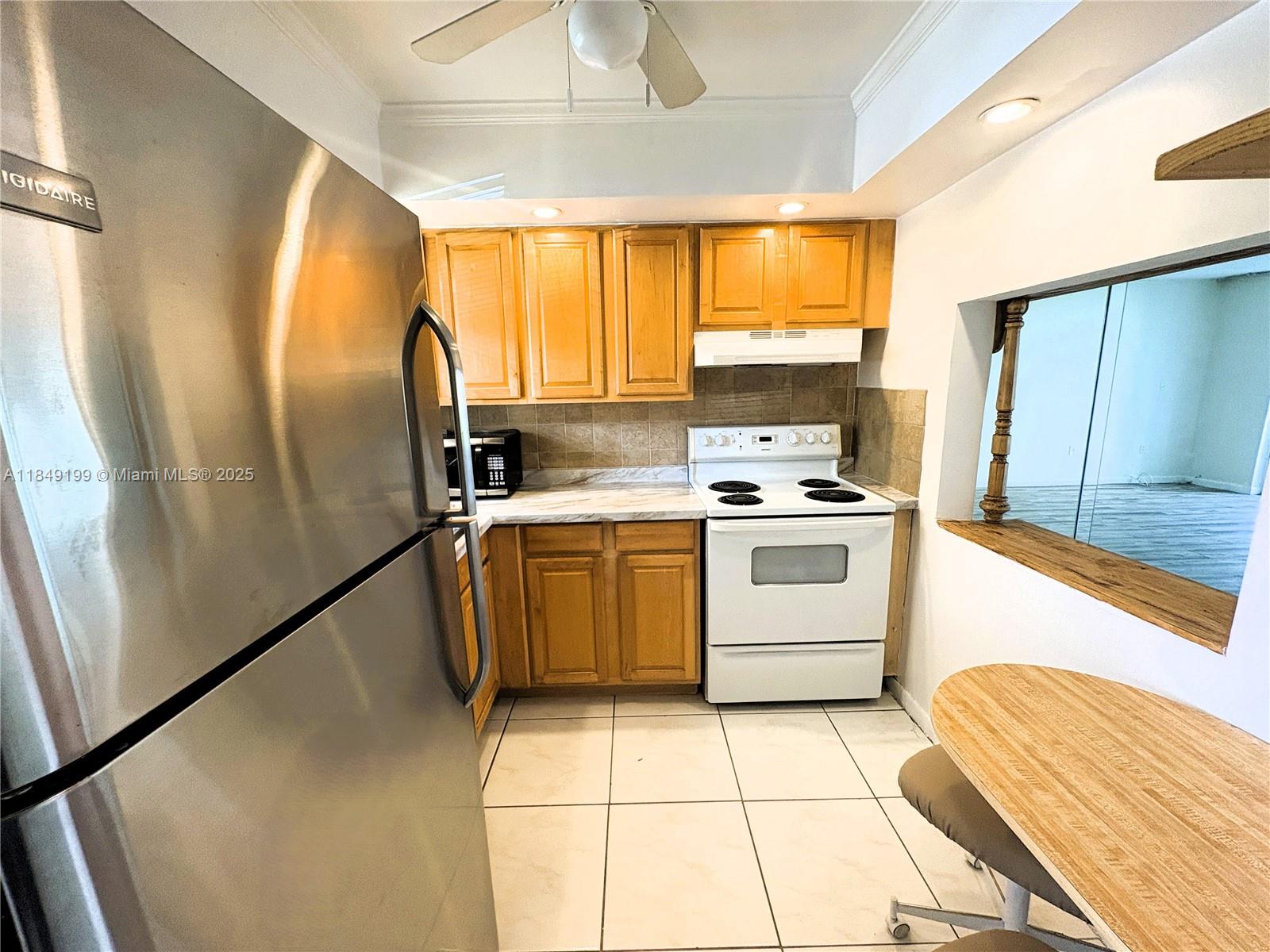 SUNRISE LAKES 84 CONDO - Residential