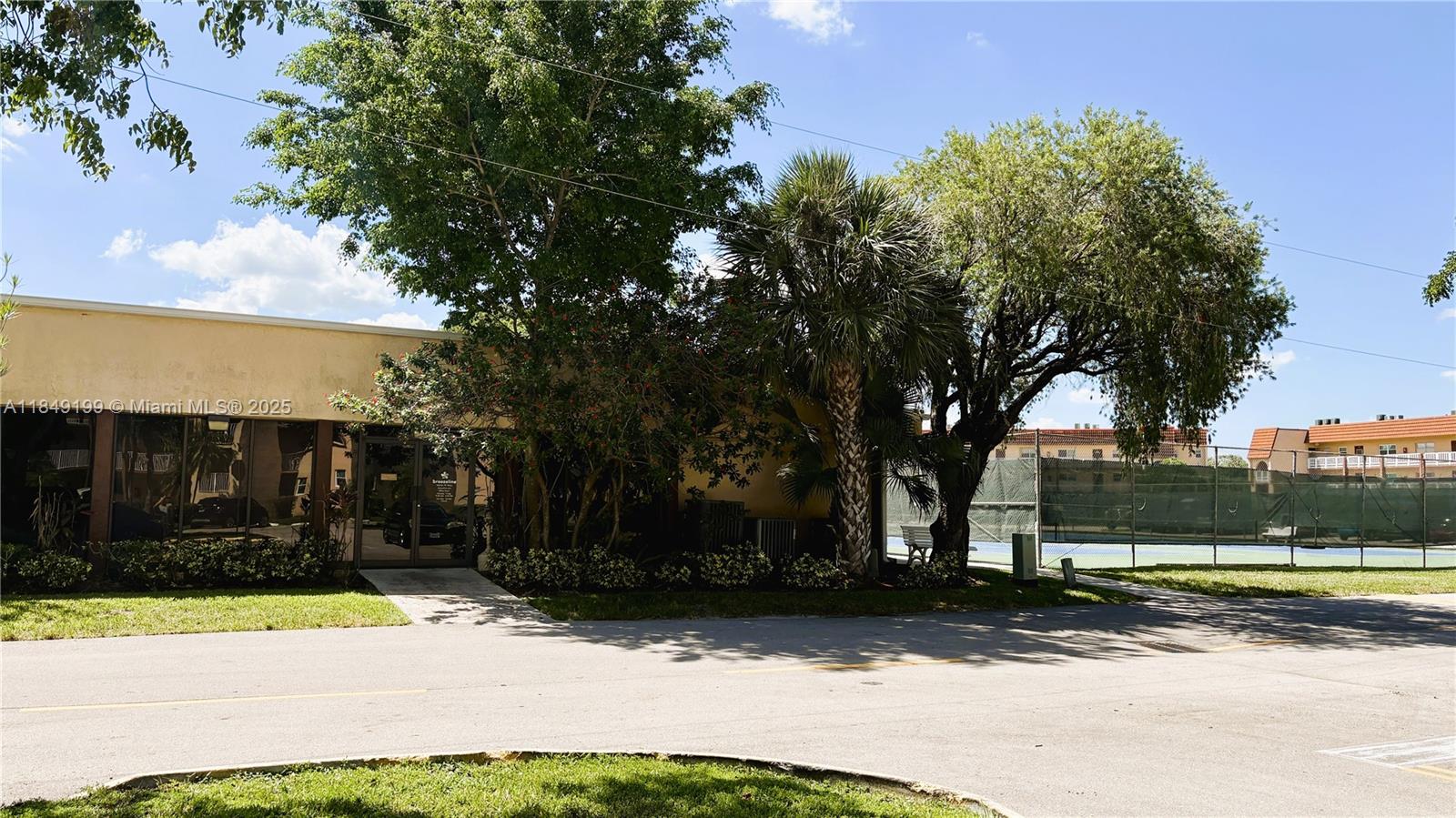 SUNRISE LAKES 84 CONDO - Residential