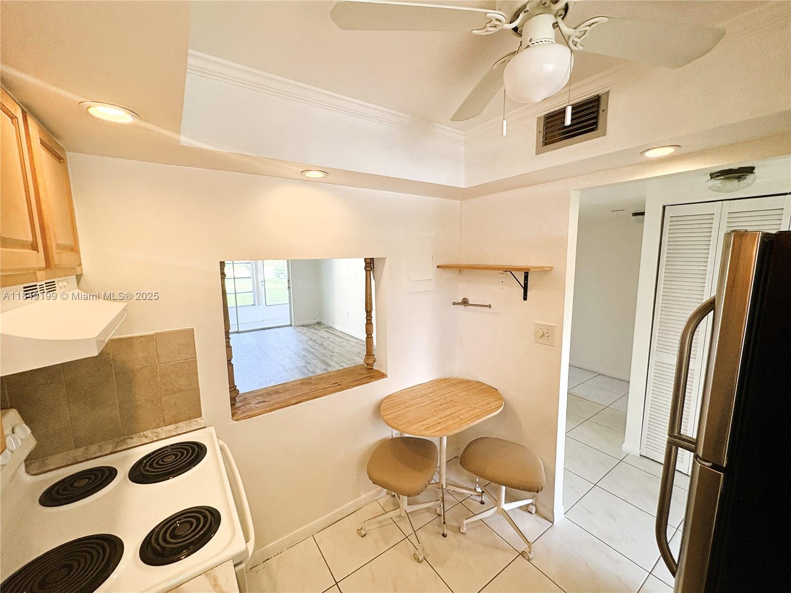 SUNRISE LAKES 84 CONDO - Residential