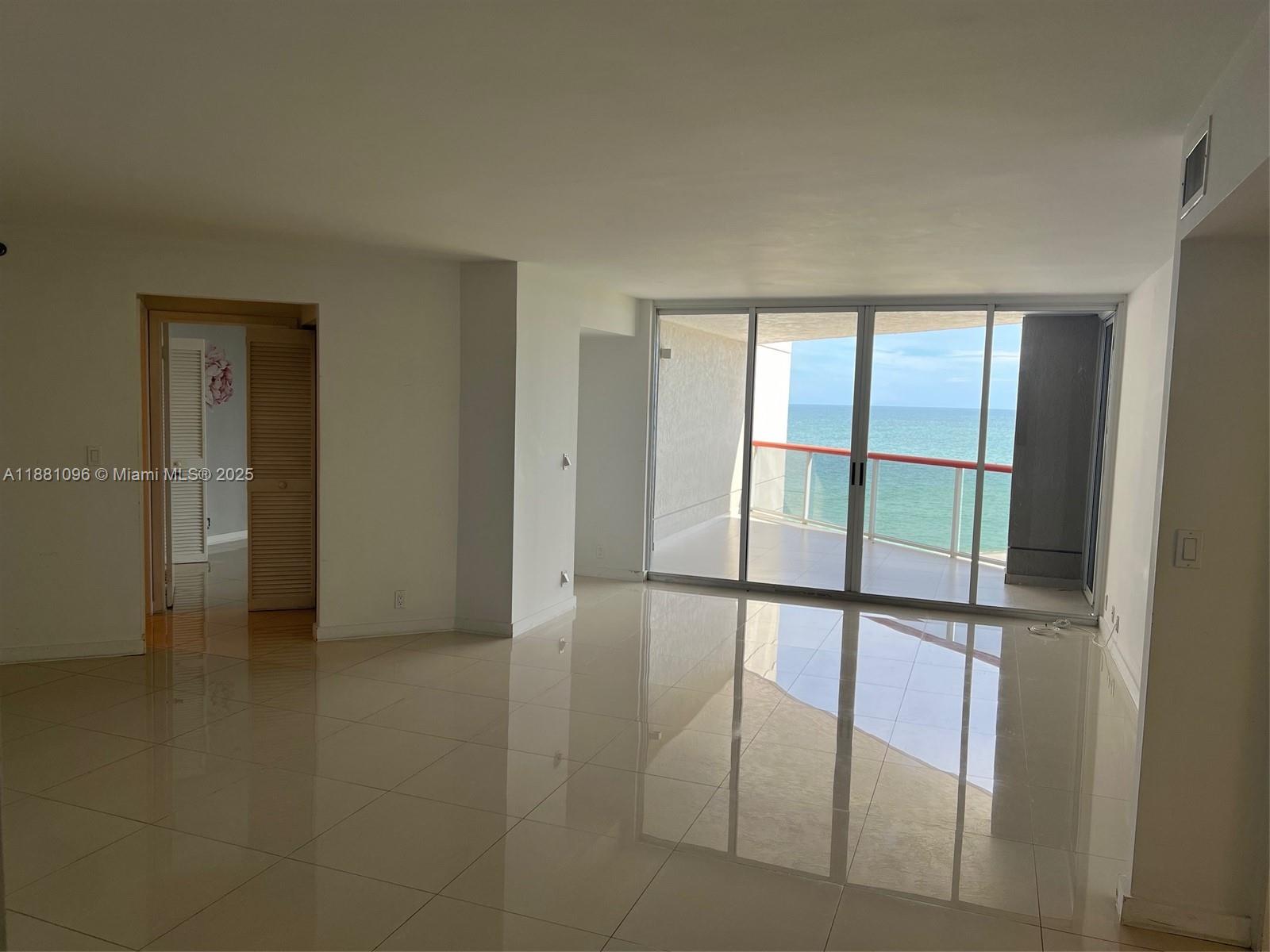 6767 Collins Ave 904
