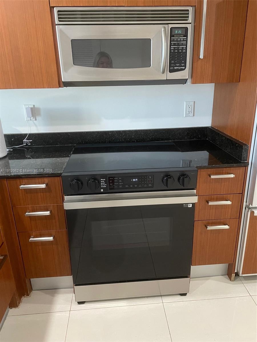 Harbour House Condo - Residential Lease