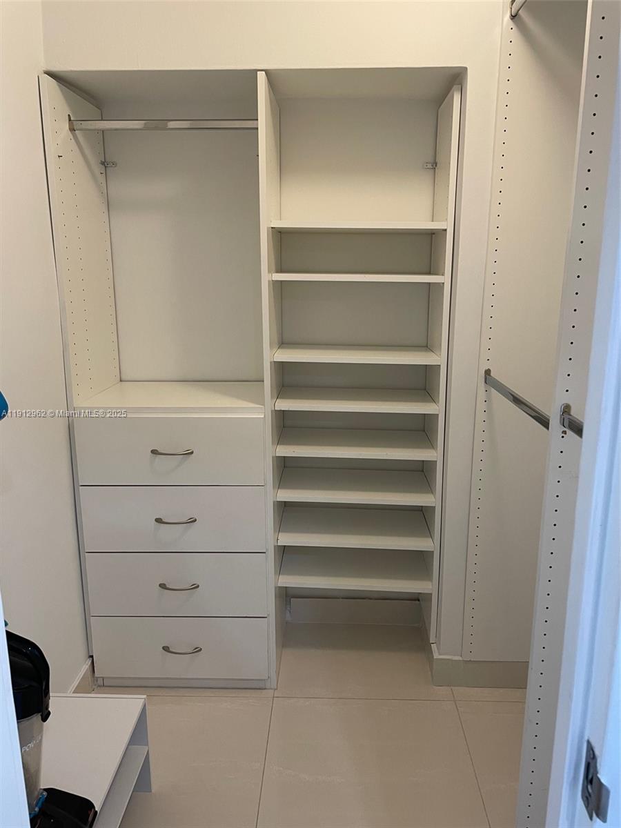 Harbour House Condo - Residential Lease