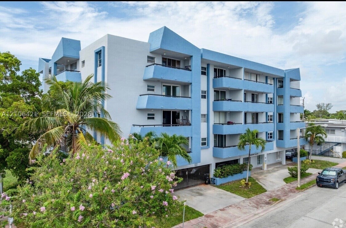 7440 Harding Ave 303