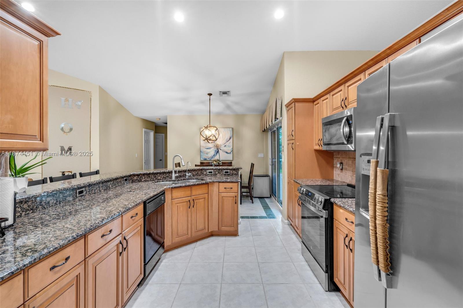 FAIRWAYS AT EAGLE TRACE - Residential Lease