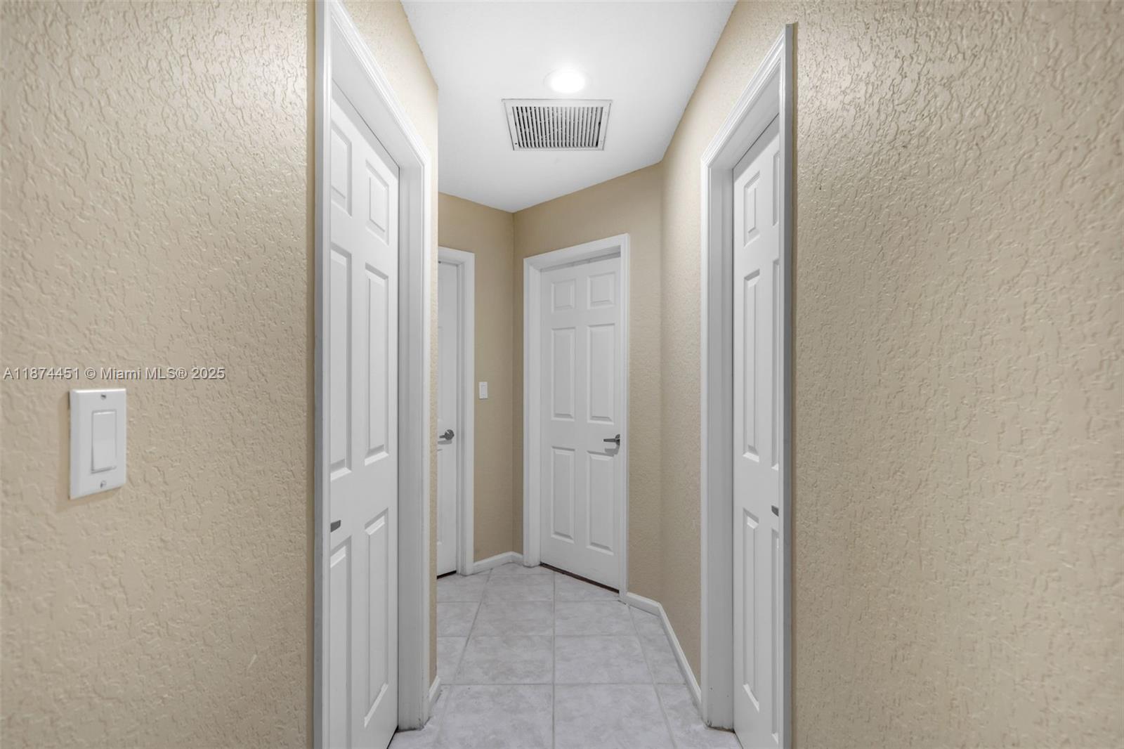 FAIRWAYS AT EAGLE TRACE - Residential Lease