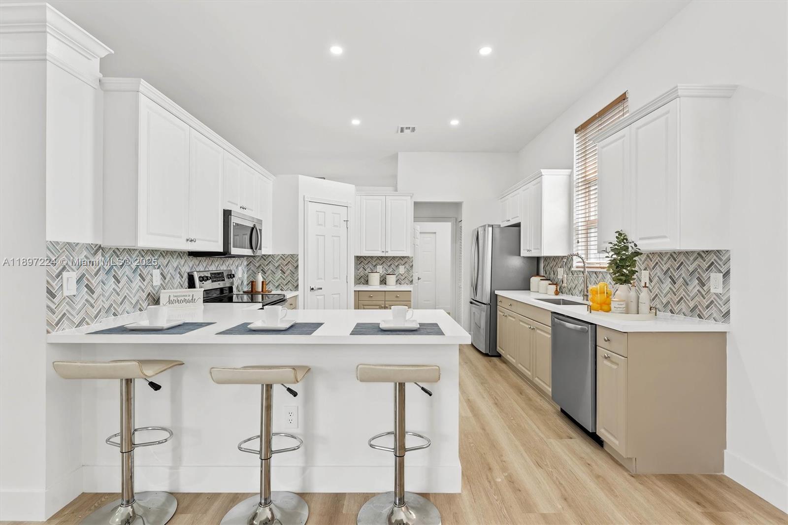 RIVIERA ISLES II - Residential