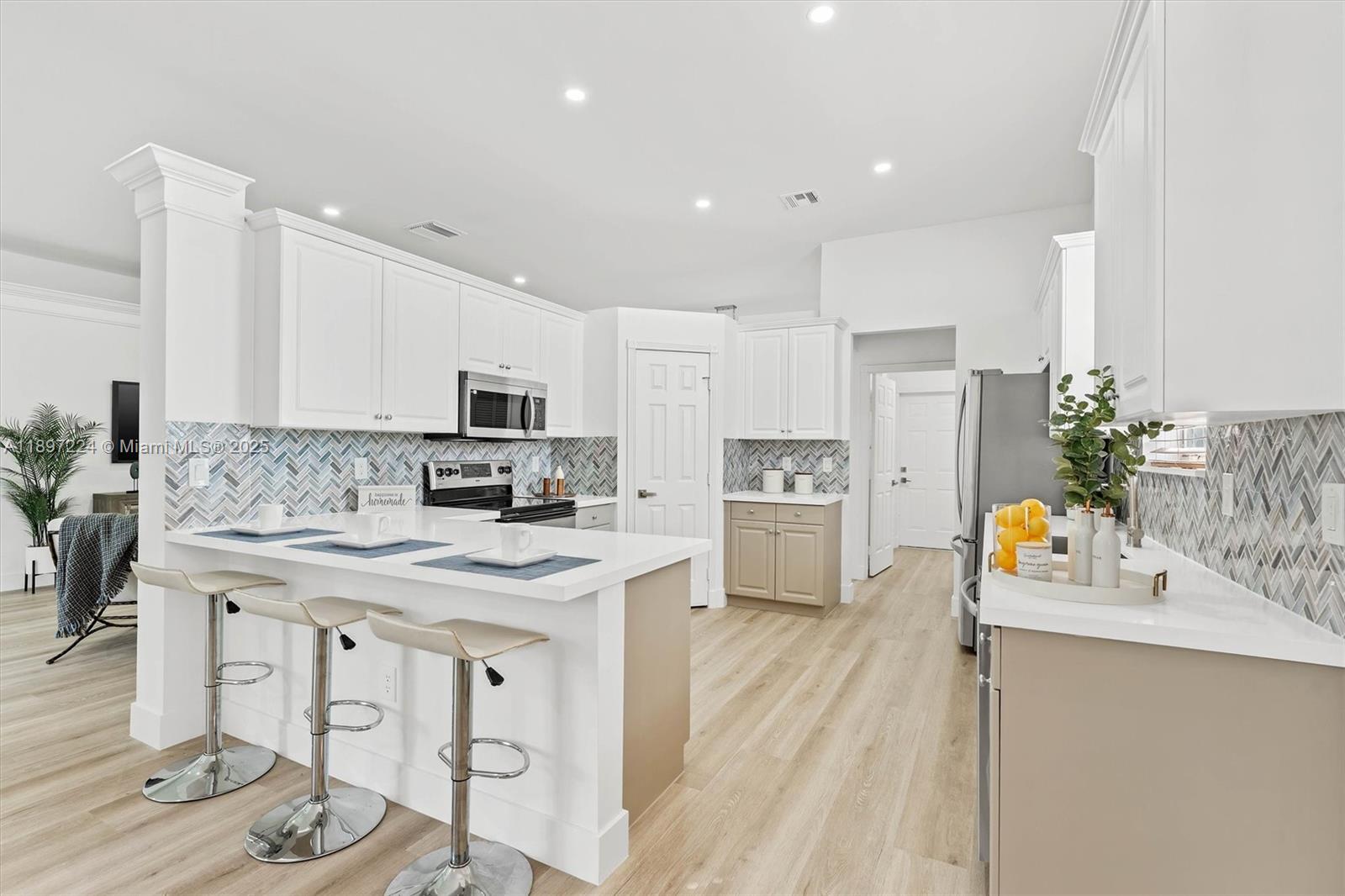 RIVIERA ISLES II - Residential