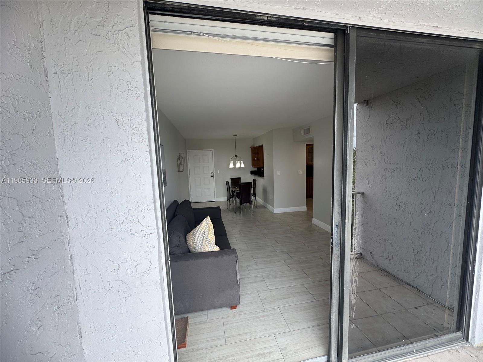 FONTAINEBLEAU GARDENS CON - Residential Lease