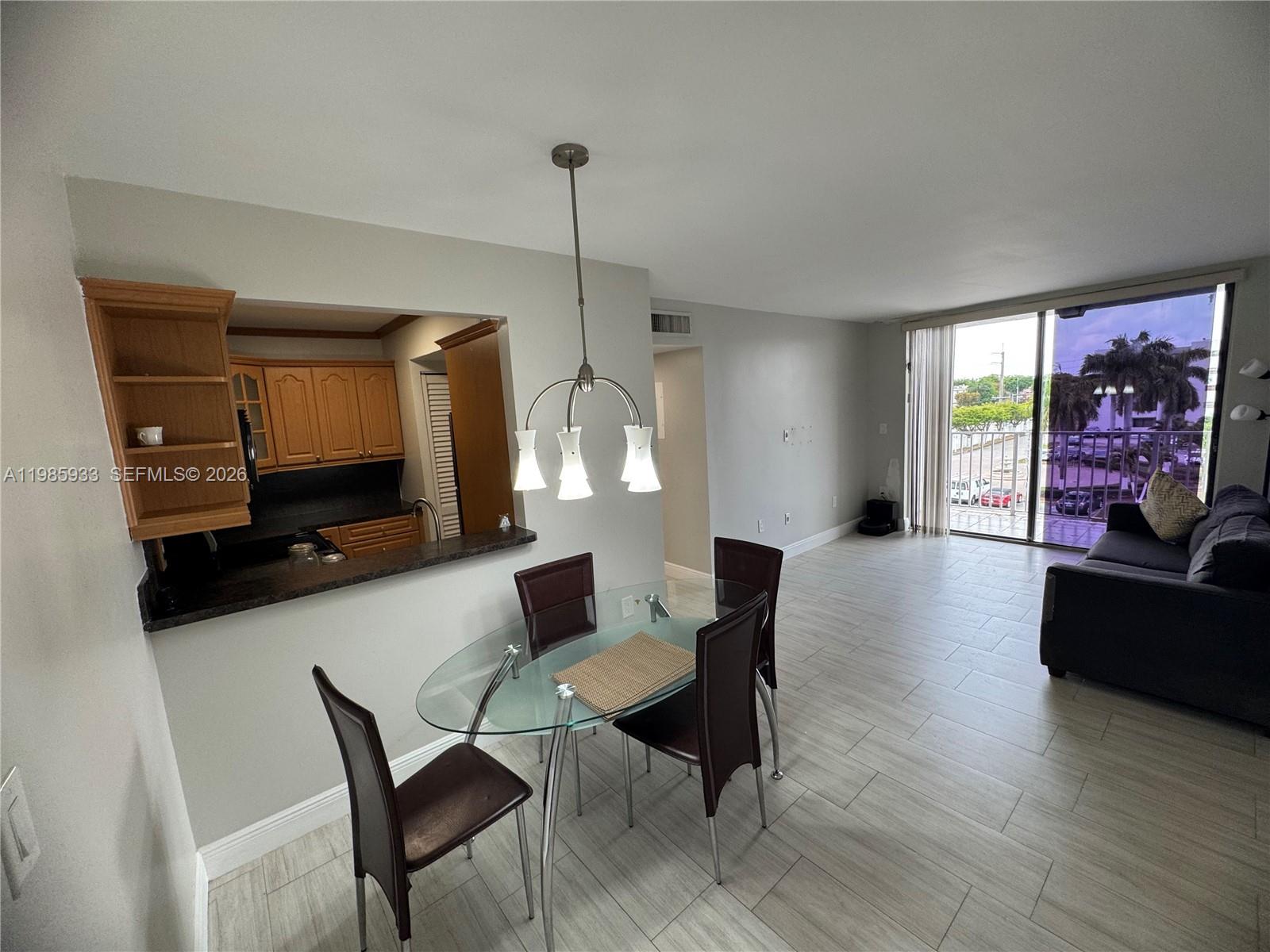 FONTAINEBLEAU GARDENS CON - Residential Lease