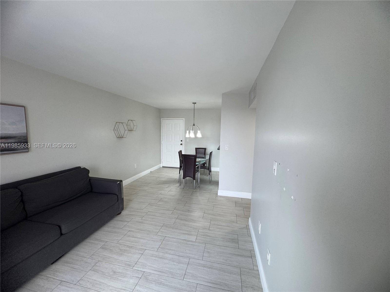 FONTAINEBLEAU GARDENS CON - Residential Lease