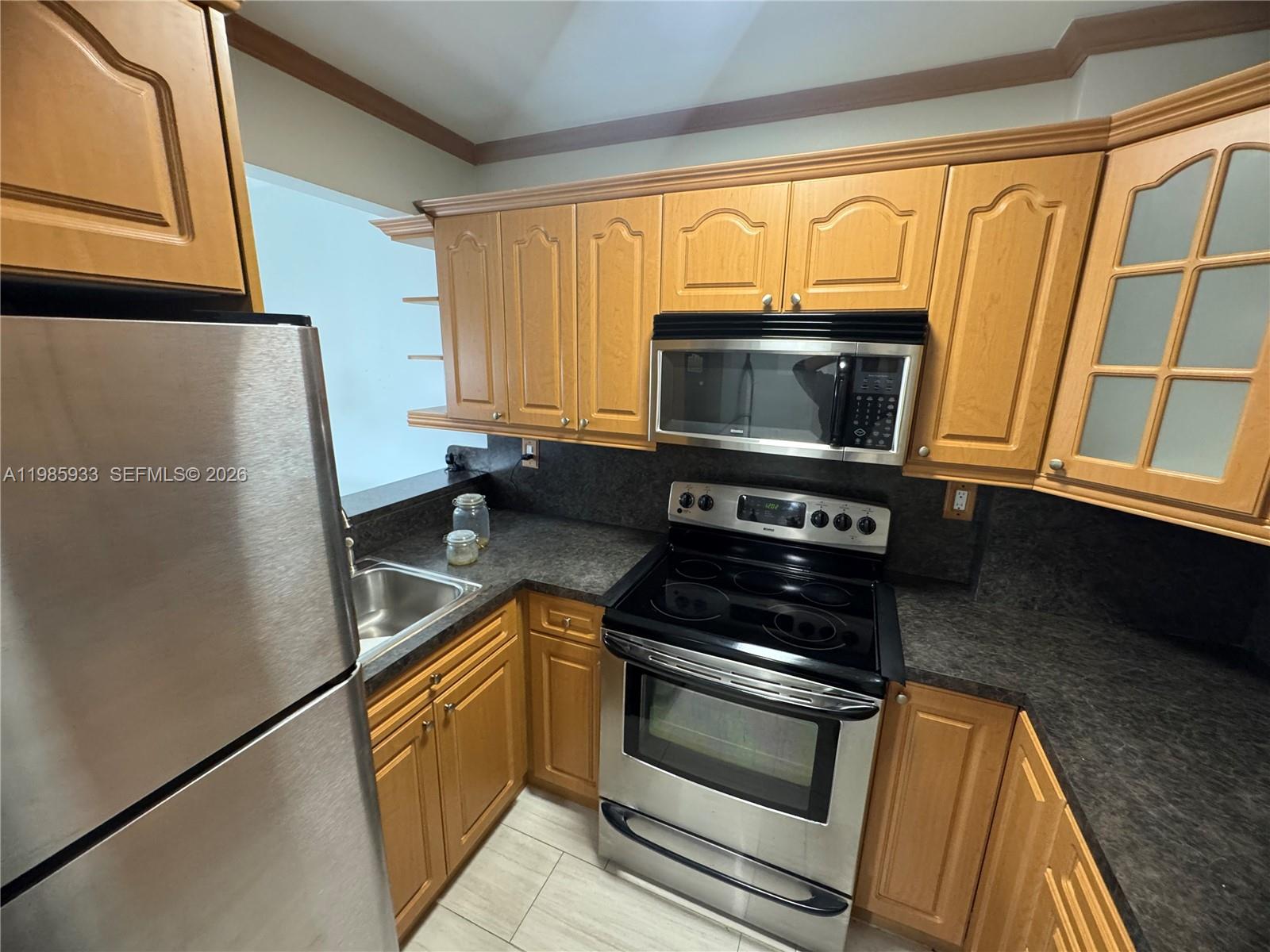 FONTAINEBLEAU GARDENS CON - Residential Lease