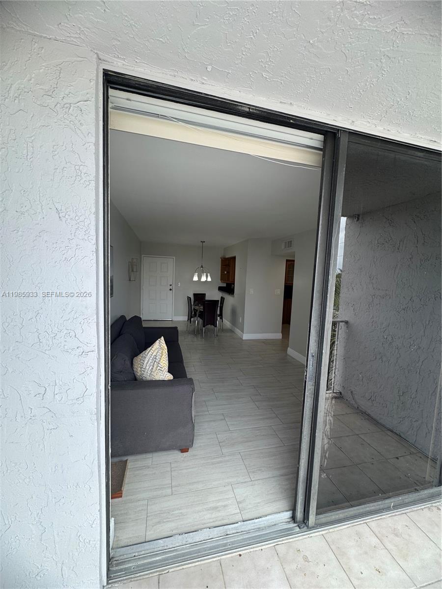 FONTAINEBLEAU GARDENS CON - Residential Lease