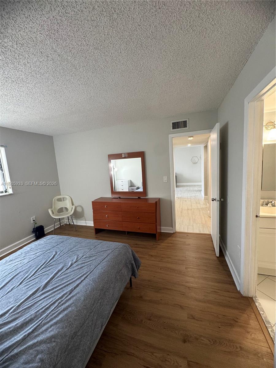 FONTAINEBLEAU GARDENS CON - Residential Lease