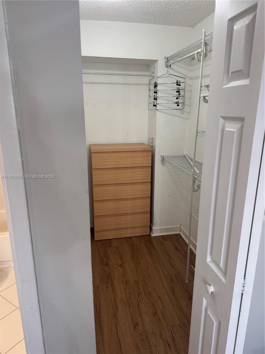 FONTAINEBLEAU GARDENS CON - Residential Lease